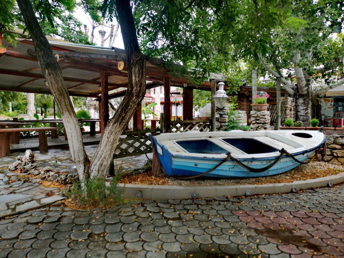 Apartment Oazis Ofrínion 外观 照片