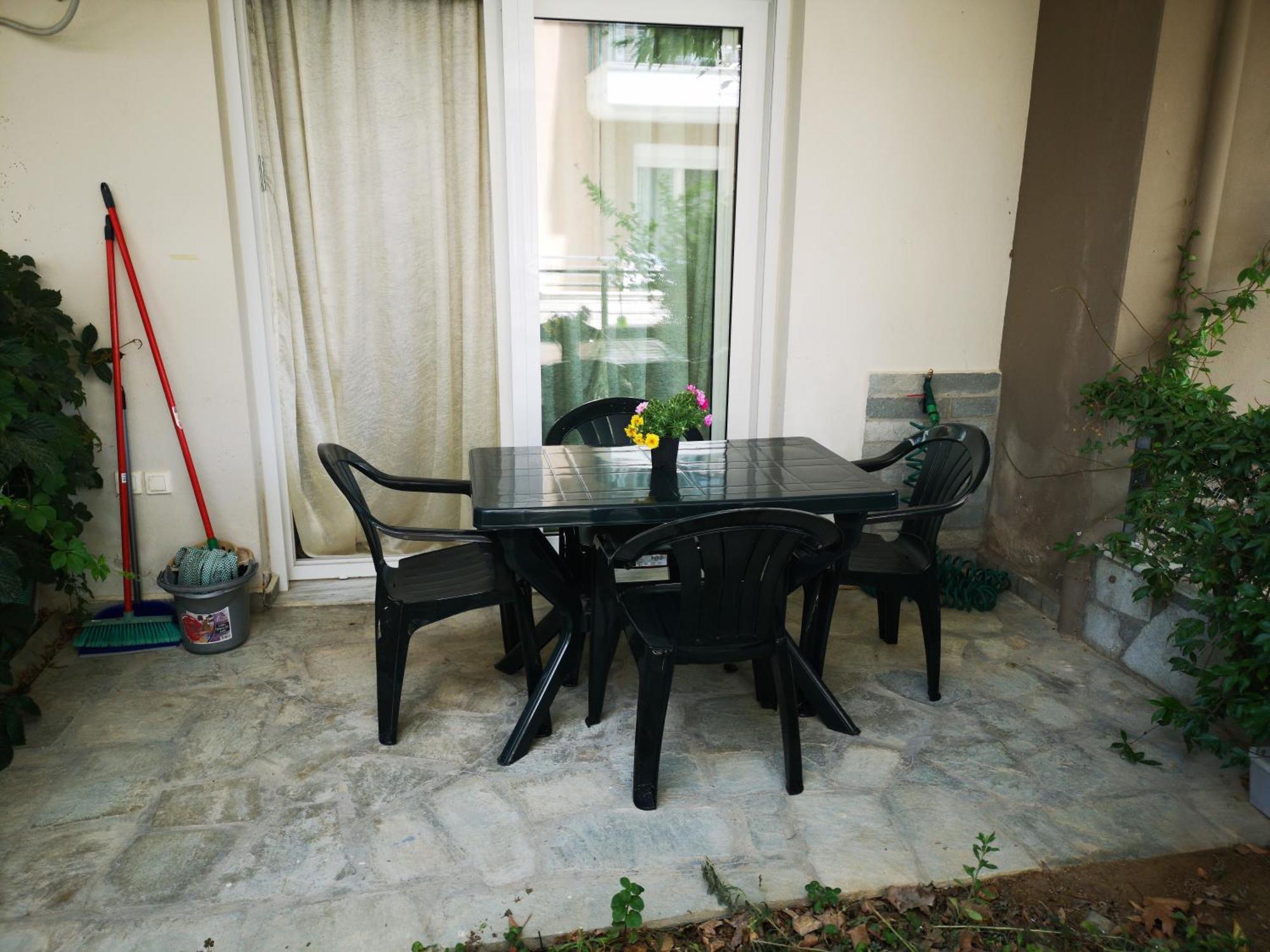 Apartment Oazis Ofrínion 外观 照片
