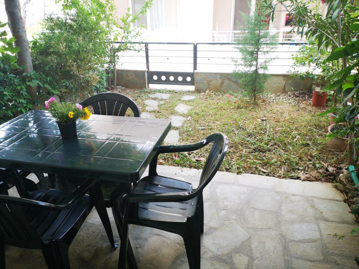 Apartment Oazis Ofrínion 外观 照片